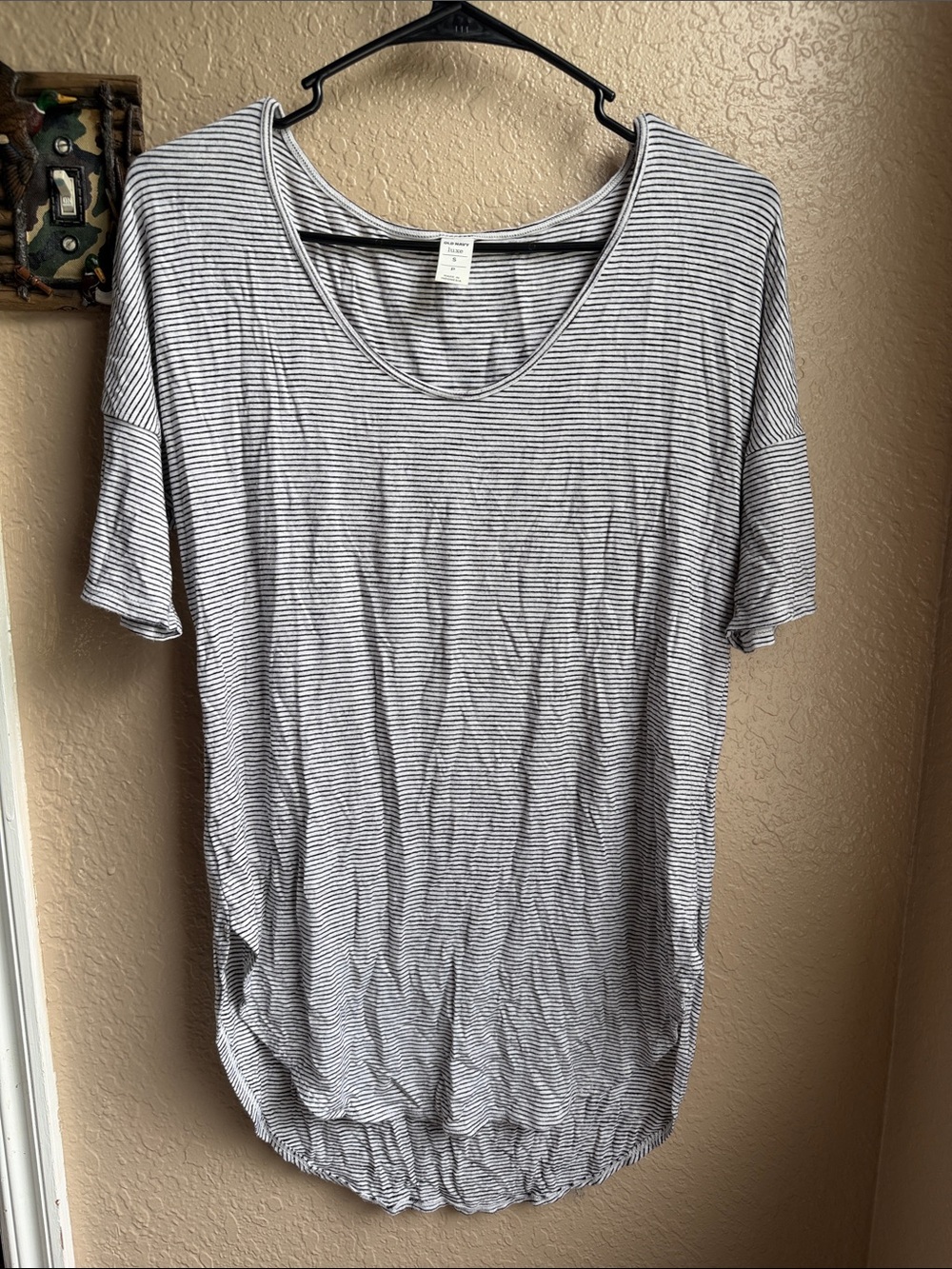 Old Navy Striped Scoop Neck Women's Top - Gray/White